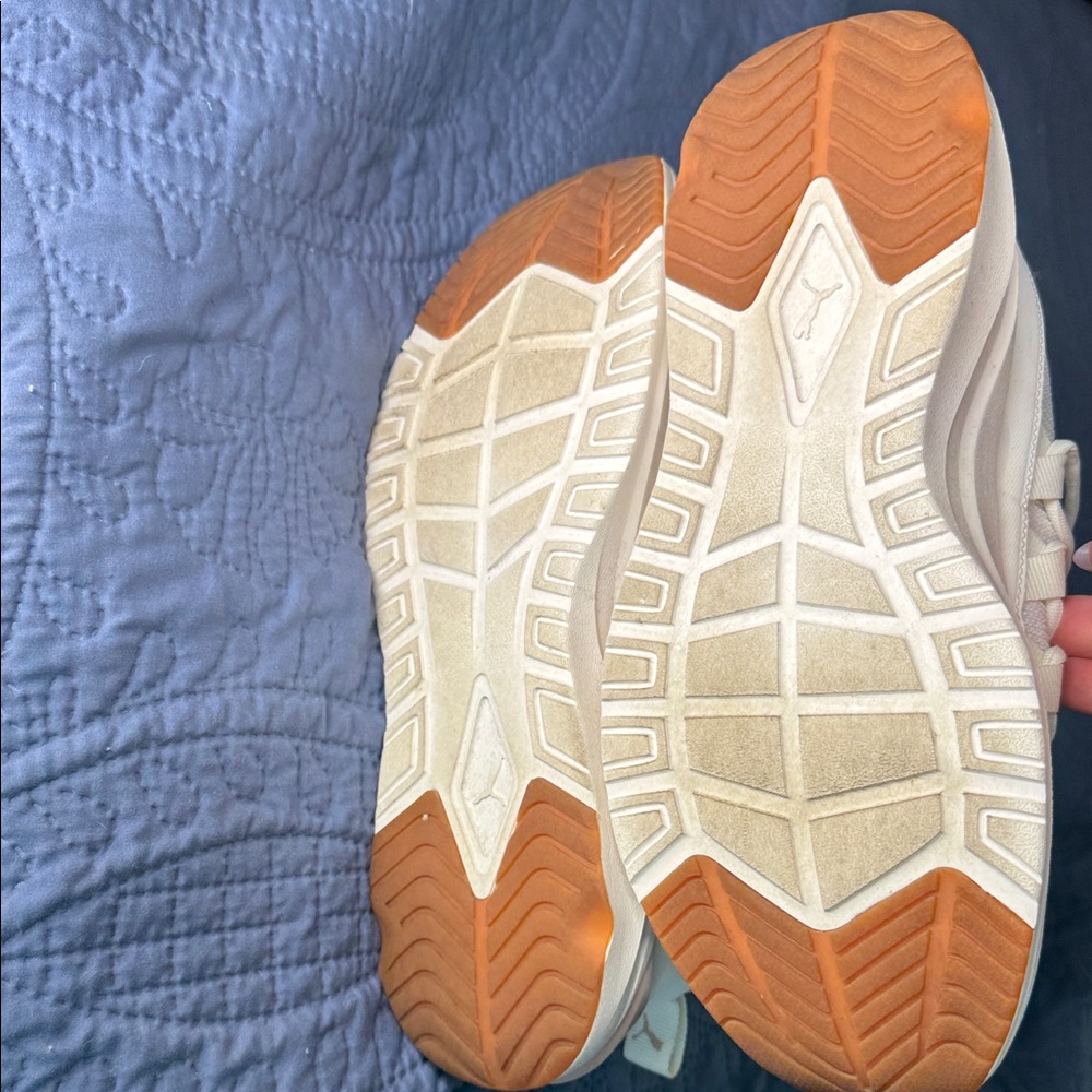 Puma Cream Sneakers with Orange Accents - Picture 5 of 5